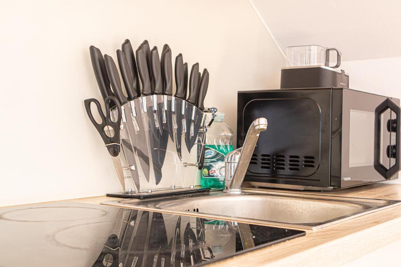 Charming 1br And 1lr Modern Design Donaustadt Appartement