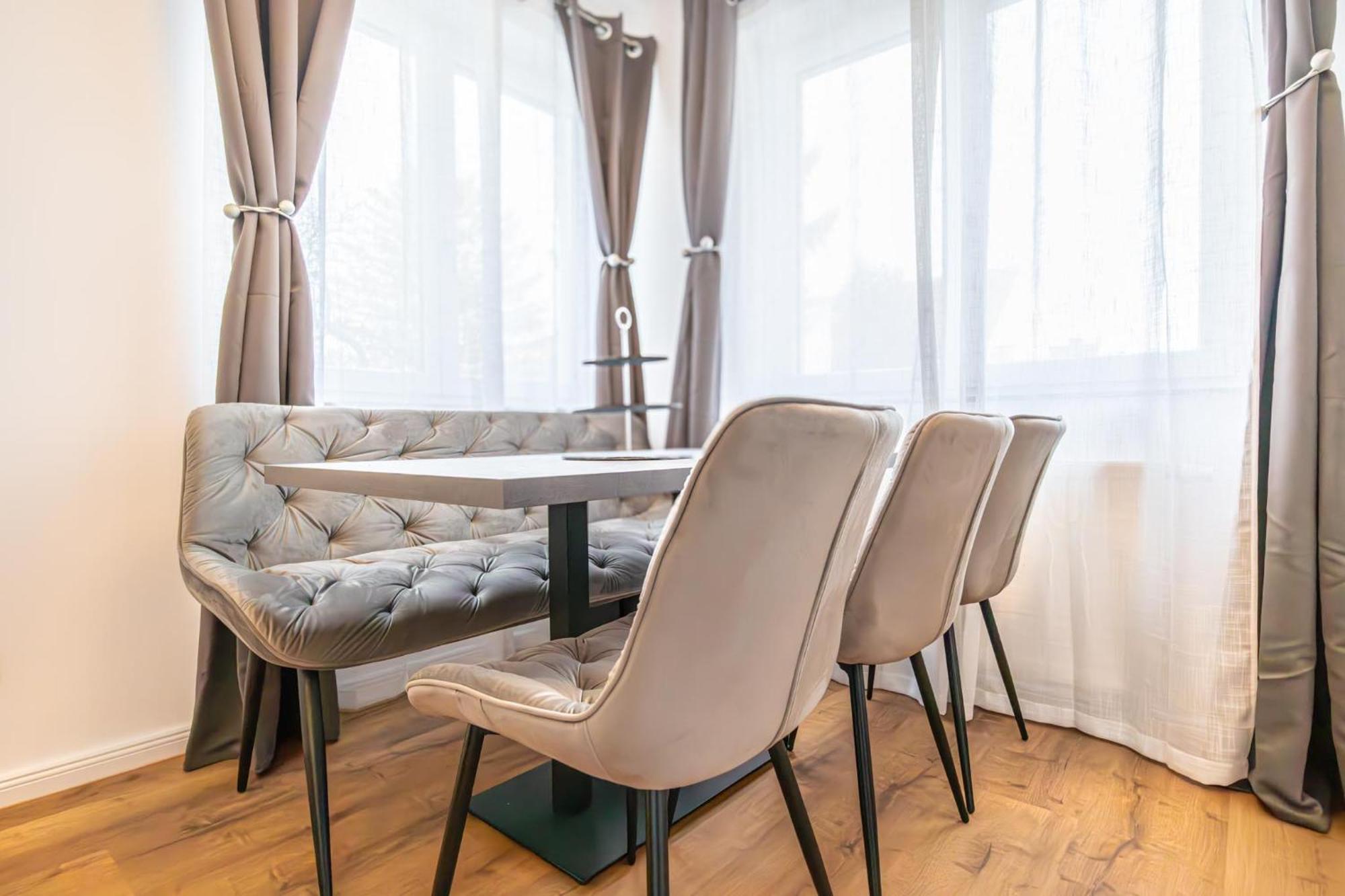 Charming 1br And 1lr Modern Design Donaustadt Appartement