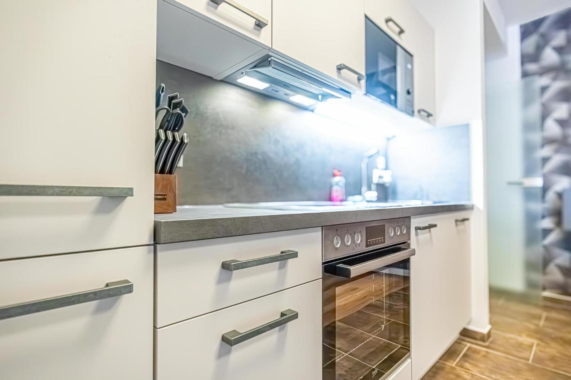 Appartement Charming 1br And 1lr Modern Design Donaustadt Wenen