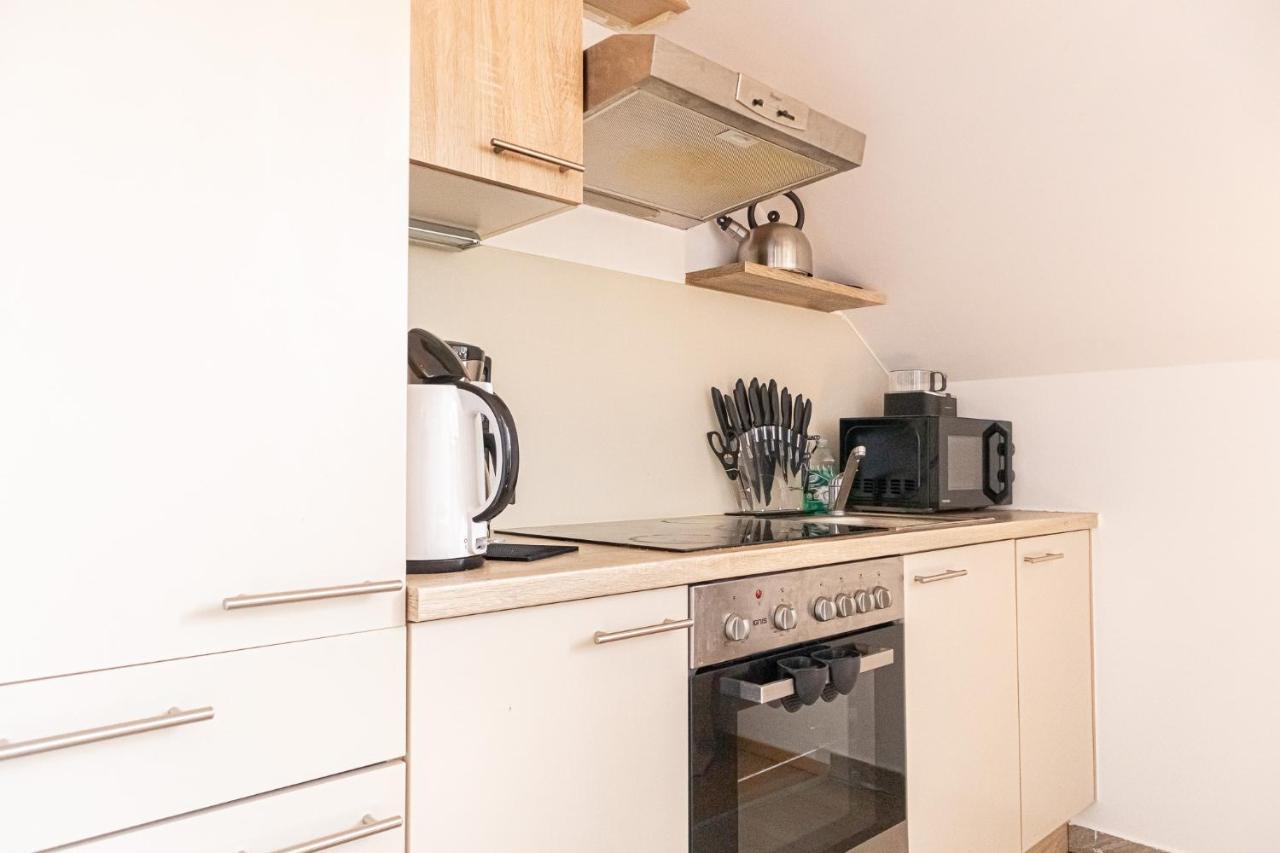 Charming 1br And 1lr Modern Design Donaustadt Apartment Wien